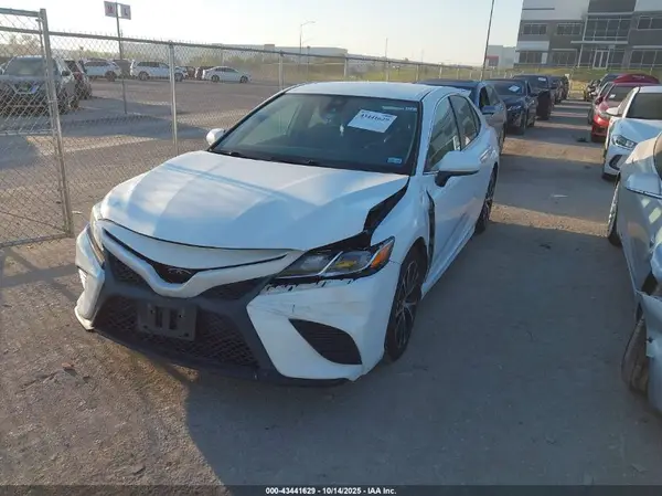 4T1G11AK3LU867564 2020 TOYOTA CAMRY - Image 2