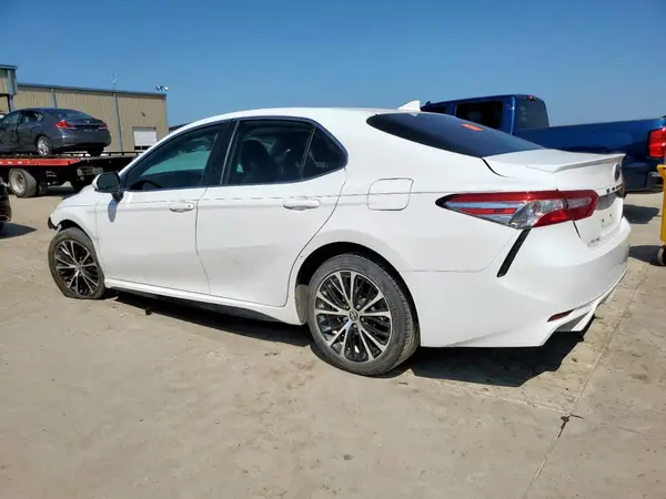 4T1G11AK3LU868780 2020 TOYOTA CAMRY - Image 2