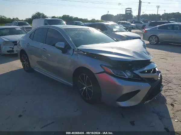 4T1G11AK3LU875812 2020 TOYOTA CAMRY - Image 1