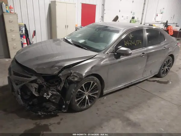 4T1G11AK3LU880525 2020 TOYOTA CAMRY - Image 2