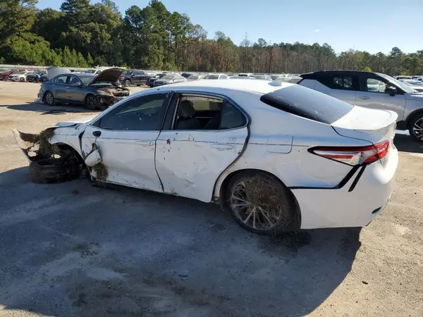 4T1G11AK3LU884008 2020 TOYOTA CAMRY - Image 2