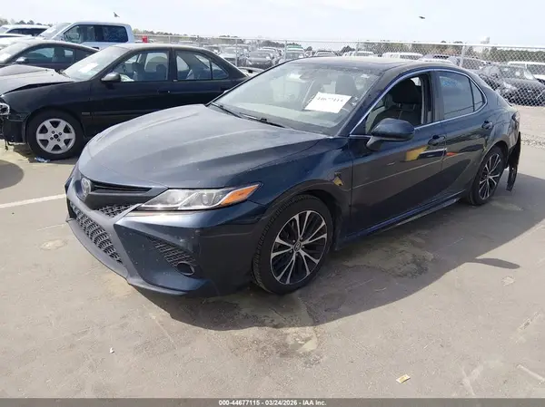 4T1G11AK3LU884610 2020 TOYOTA CAMRY - Image 2