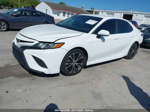 4T1G11AK3LU887068 2020 TOYOTA CAMRY - Image 2