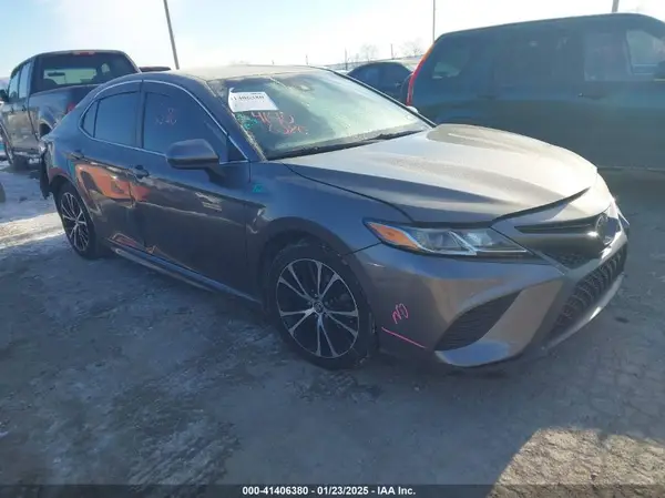 4T1G11AK3LU889418 2020 TOYOTA CAMRY - Image 1