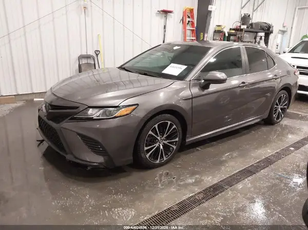4T1G11AK3LU891833 2020 TOYOTA CAMRY - Image 2