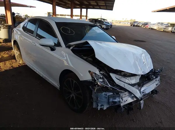 4T1G11AK3LU897776 2020 TOYOTA CAMRY - Image 1