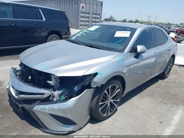 4T1G11AK3LU898040 2020 TOYOTA CAMRY - Image 2