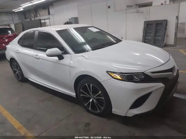 4T1G11AK3LU919548 2020 TOYOTA CAMRY - Image 1