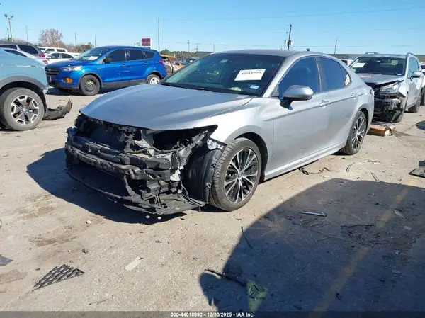 4T1G11AK3LU921476 2020 TOYOTA CAMRY - Image 2