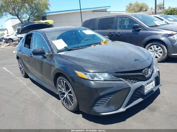 4T1G11AK3LU921770 2020 TOYOTA CAMRY - Image 1