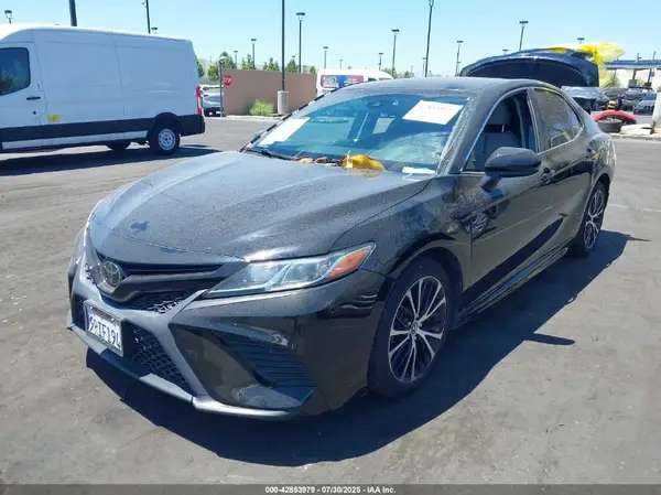 4T1G11AK3LU921770 2020 TOYOTA CAMRY - Image 2