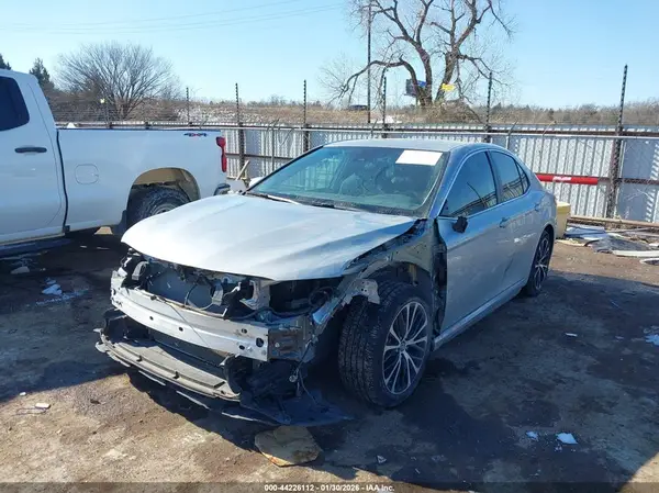 4T1G11AK3LU923471 2020 TOYOTA CAMRY - Image 2