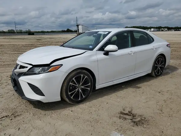 4T1G11AK3LU924250 2020 TOYOTA CAMRY - Image 1