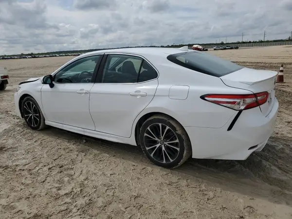 4T1G11AK3LU924250 2020 TOYOTA CAMRY - Image 2