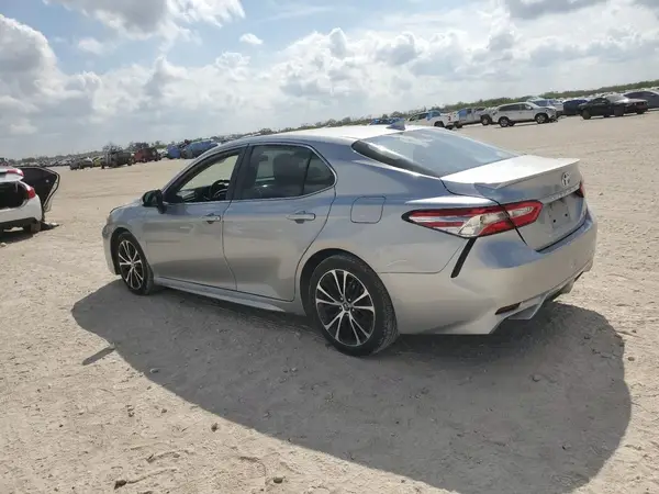 4T1G11AK3LU924801 2020 TOYOTA CAMRY - Image 2
