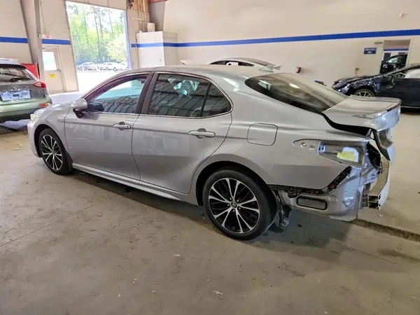 4T1G11AK3LU932476 2020 TOYOTA CAMRY - Image 2