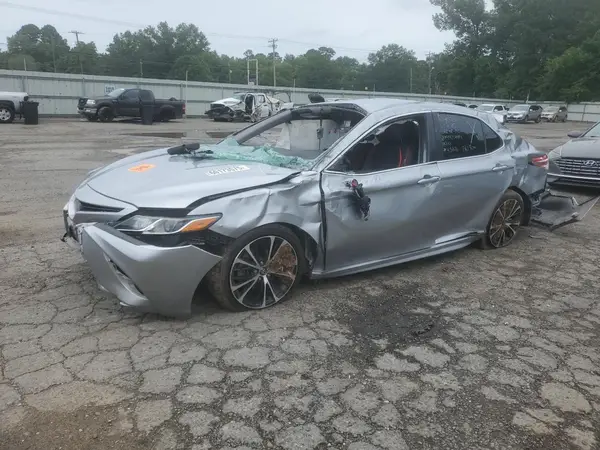 4T1G11AK3LU940206 2020 TOYOTA CAMRY - Image 1