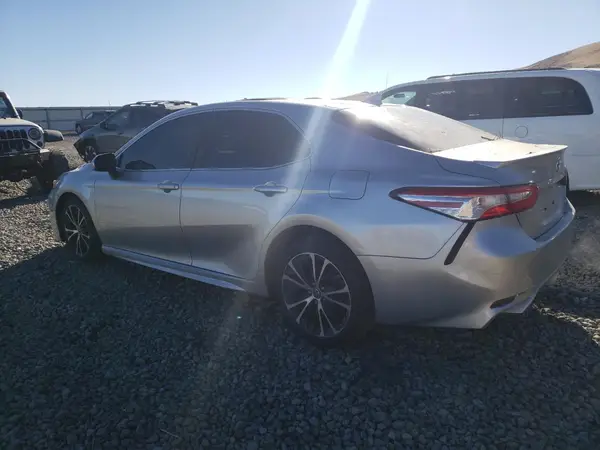 4T1G11AK3LU942117 2020 TOYOTA CAMRY - Image 2