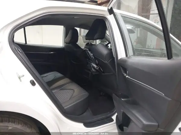 4T1G11AK3LU942702 2020 TOYOTA CAMRY - Image 8