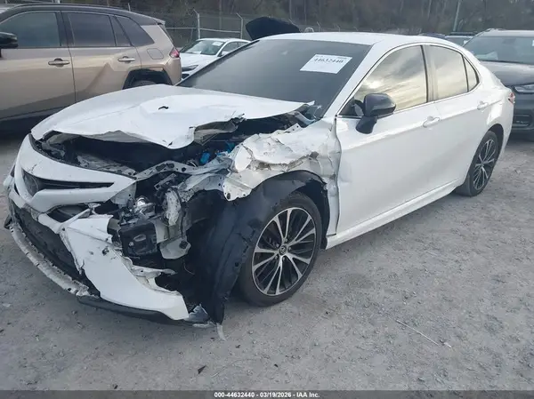 4T1G11AK3LU944630 2020 TOYOTA CAMRY - Image 2