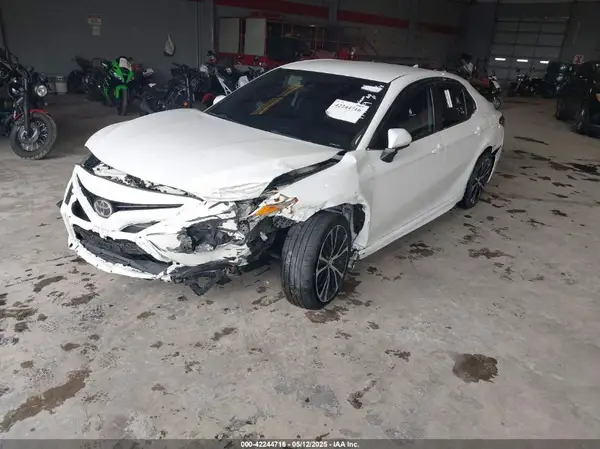 4T1G11AK3LU944899 2020 TOYOTA CAMRY - Image 2