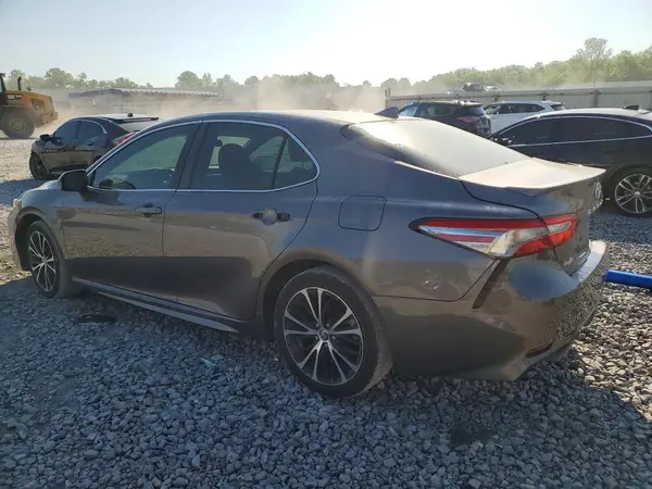 4T1G11AK3LU948323 2020 TOYOTA CAMRY - Image 2