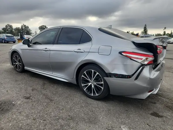 4T1G11AK3LU949102 2020 TOYOTA CAMRY - Image 2