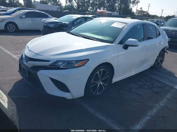 4T1G11AK3LU952209 2020 TOYOTA CAMRY - Image 2