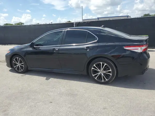 4T1G11AK3LU952923 2020 TOYOTA CAMRY - Image 2