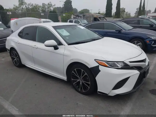 4T1G11AK3LU953358 2020 TOYOTA CAMRY - Image 1