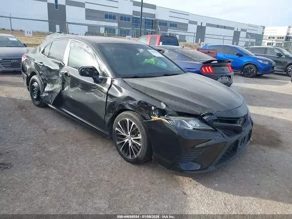 4T1G11AK3LU956969 2020 TOYOTA CAMRY - Image 1