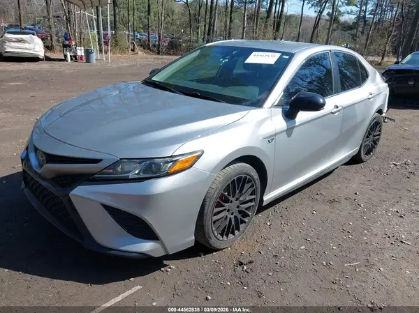 4T1G11AK3LU958009 2020 TOYOTA CAMRY - Image 2