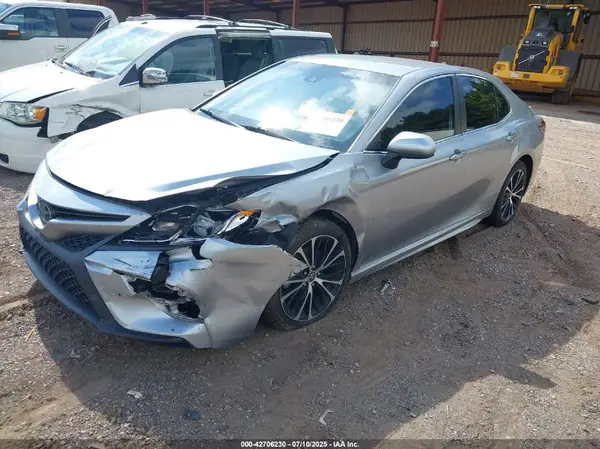 4T1G11AK3LU967616 2020 TOYOTA CAMRY - Image 2