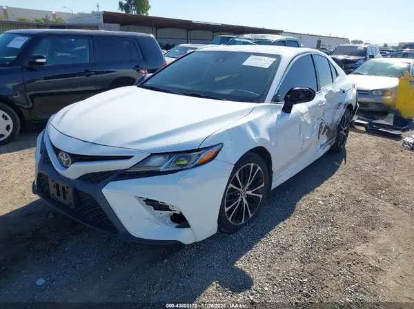 4T1G11AK3LU979099 2020 TOYOTA CAMRY - Image 2