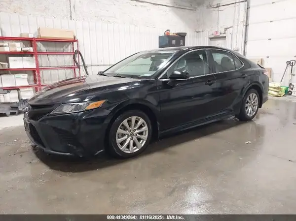 4T1G11AK3LU980527 2020 TOYOTA CAMRY - Image 2