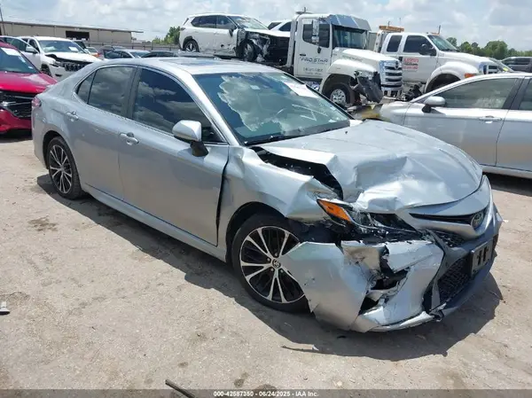 4T1G11AK3LU991270 2020 TOYOTA CAMRY - Image 1