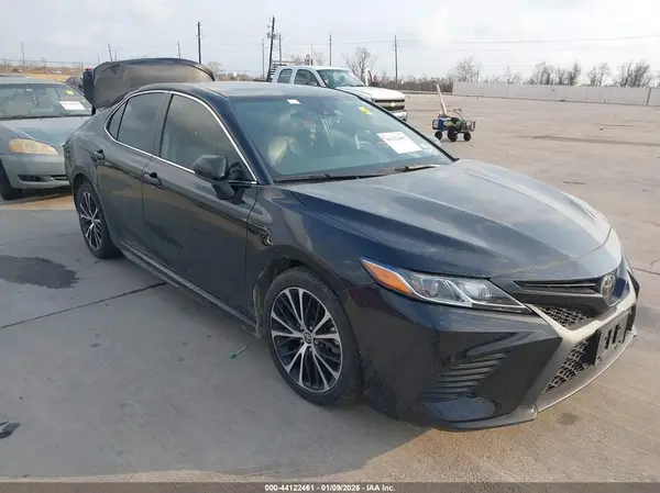 4T1G11AK3LU998395 2020 TOYOTA CAMRY - Image 1