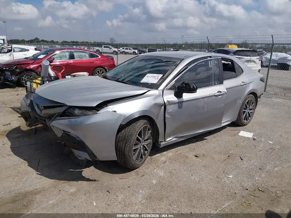 4T1G11AK3MU403837 2021 TOYOTA CAMRY - Image 2
