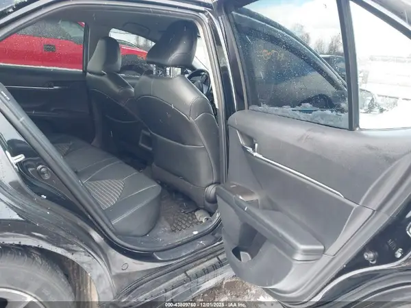 4T1G11AK3MU404969 2021 TOYOTA CAMRY - Image 8