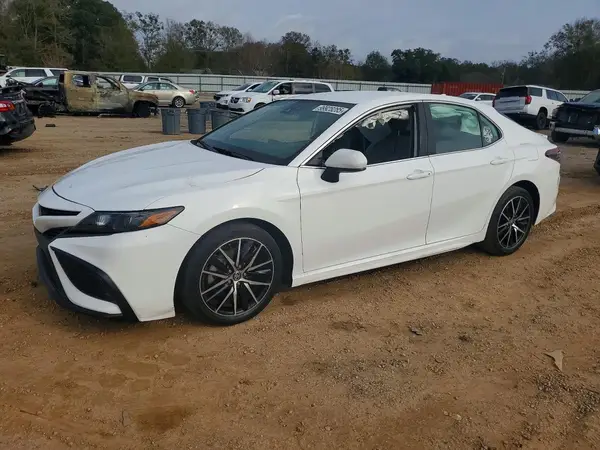 4T1G11AK3MU405877 2021 TOYOTA CAMRY - Image 1