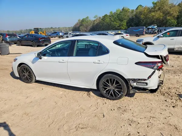 4T1G11AK3MU407130 2021 TOYOTA CAMRY - Image 2