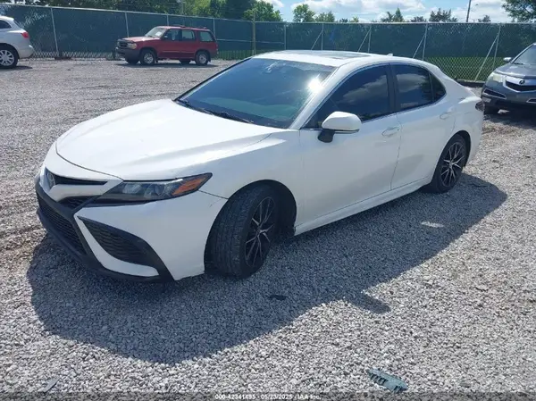 4T1G11AK3MU410111 2021 TOYOTA CAMRY - Image 2