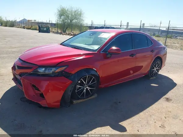 4T1G11AK3MU410285 2021 TOYOTA CAMRY - Image 2