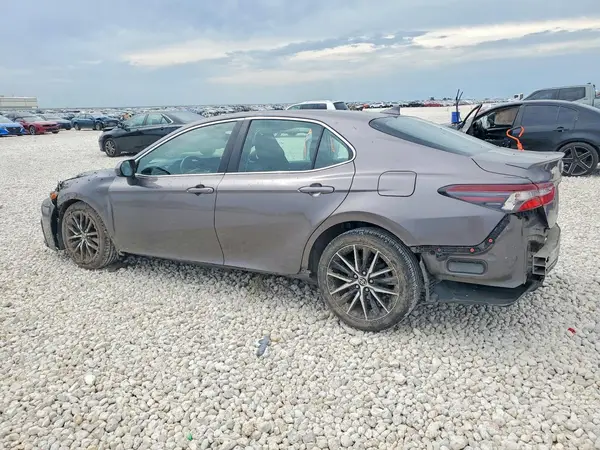 4T1G11AK3MU411887 2021 TOYOTA CAMRY - Image 2