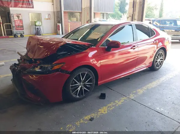 4T1G11AK3MU412229 2021 TOYOTA CAMRY - Image 2