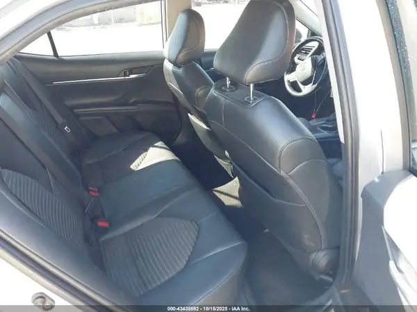 4T1G11AK3MU414319 2021 TOYOTA CAMRY - Image 8