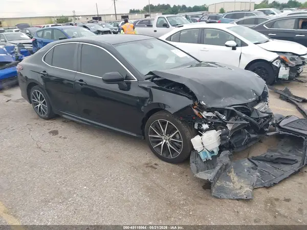 4T1G11AK3MU415566 2021 TOYOTA CAMRY - Image 1