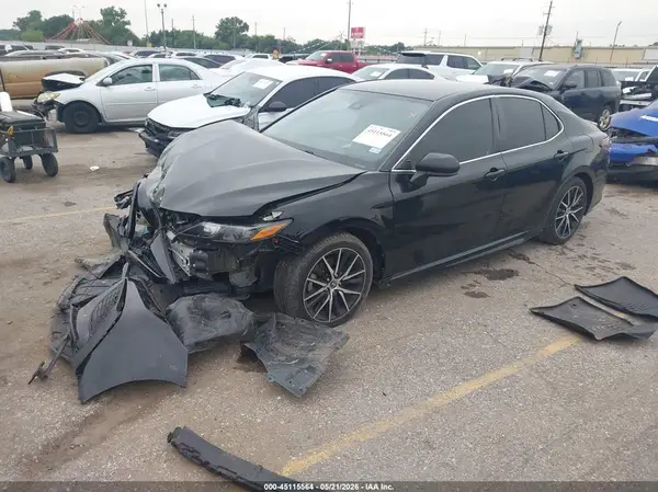 4T1G11AK3MU415566 2021 TOYOTA CAMRY - Image 2