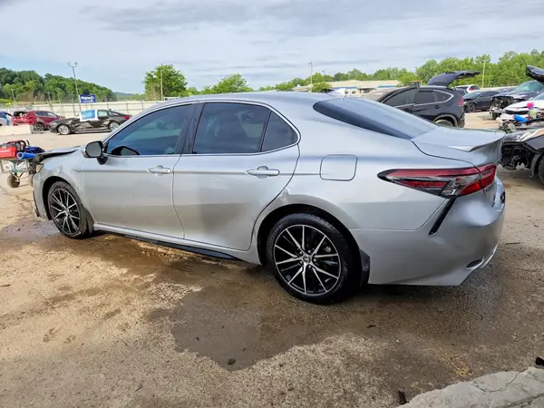 4T1G11AK3MU418502 2021 TOYOTA CAMRY - Image 2