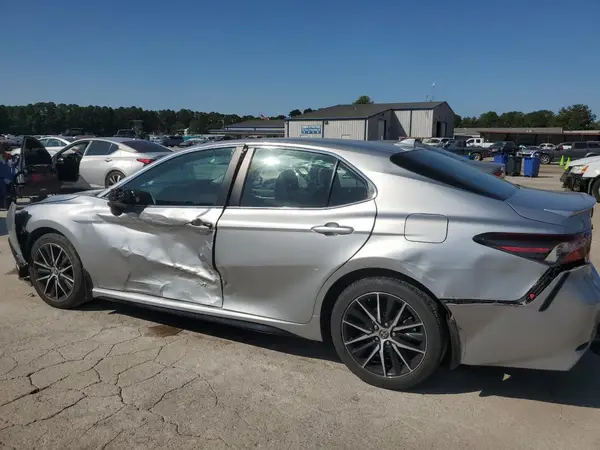 4T1G11AK3MU418760 2021 TOYOTA CAMRY - Image 2